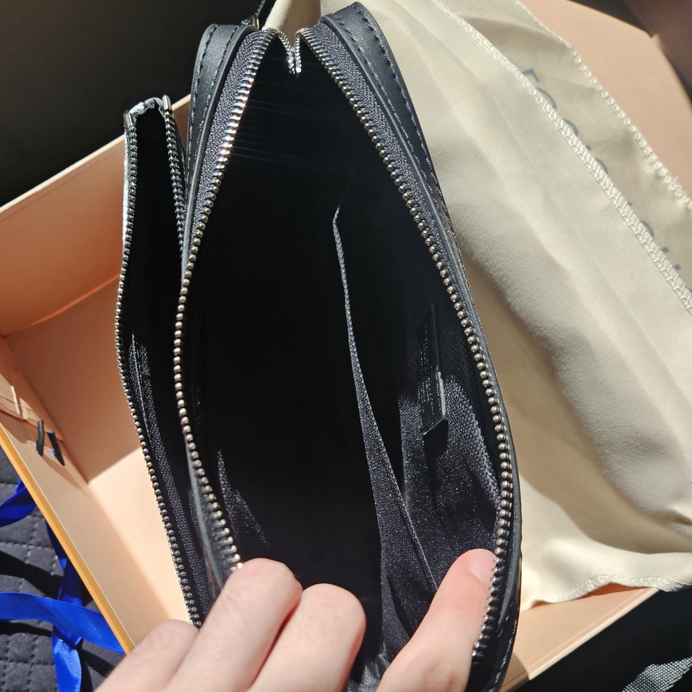 Louis Vuitton Black and White Monogram Women's Bag - Picture 4 of 11